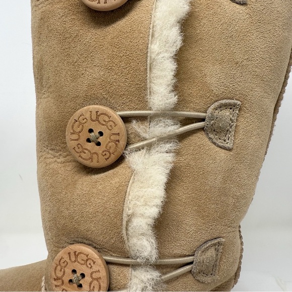 UGG Bailey Button Triplet ll Tan Winter Boots with Sheepskin Lining size 10 - Picture 11 of 15